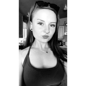 Meet your Posher, Courtney